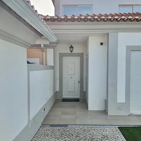 Villa Do Golfe - Private Pool, Modern Charm Amoreira (Leiria)
